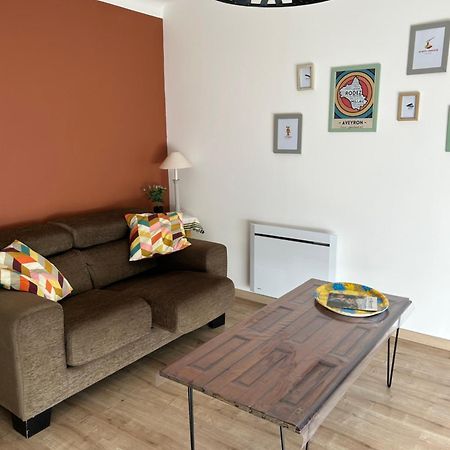 Les Plantades Aveyronnaises Apartment Saint-Georges-de-Luzencon Exterior photo